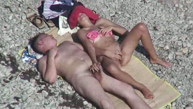 Streaming Nude Beach Handjobs
