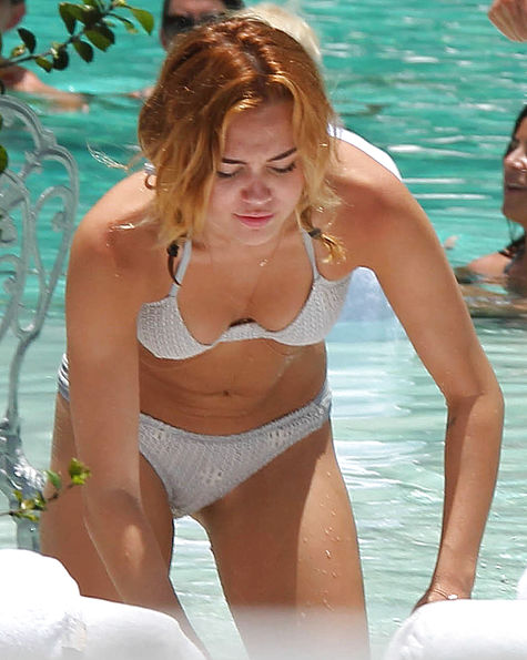 Hot And Sexy Pics Of Miley Cyrus