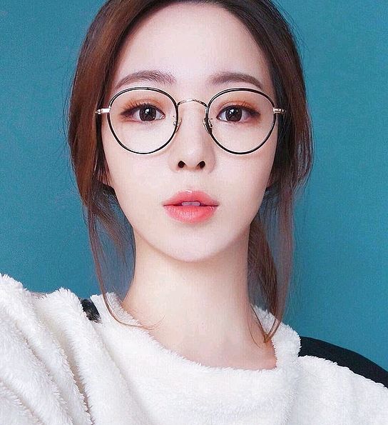 Hot Asian Teen Glasses